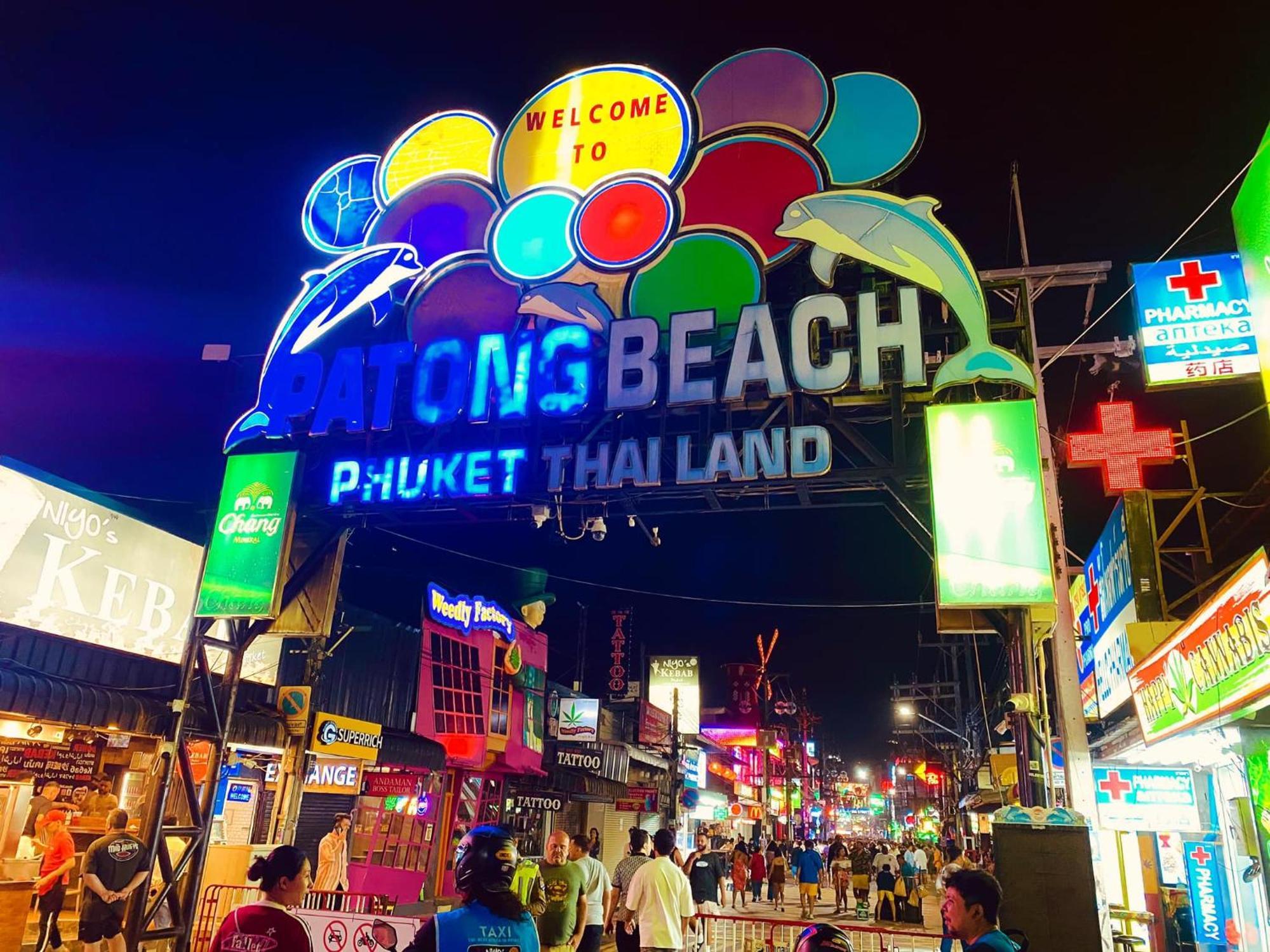 Sweett Lemon Hostel Patong Екстериор снимка