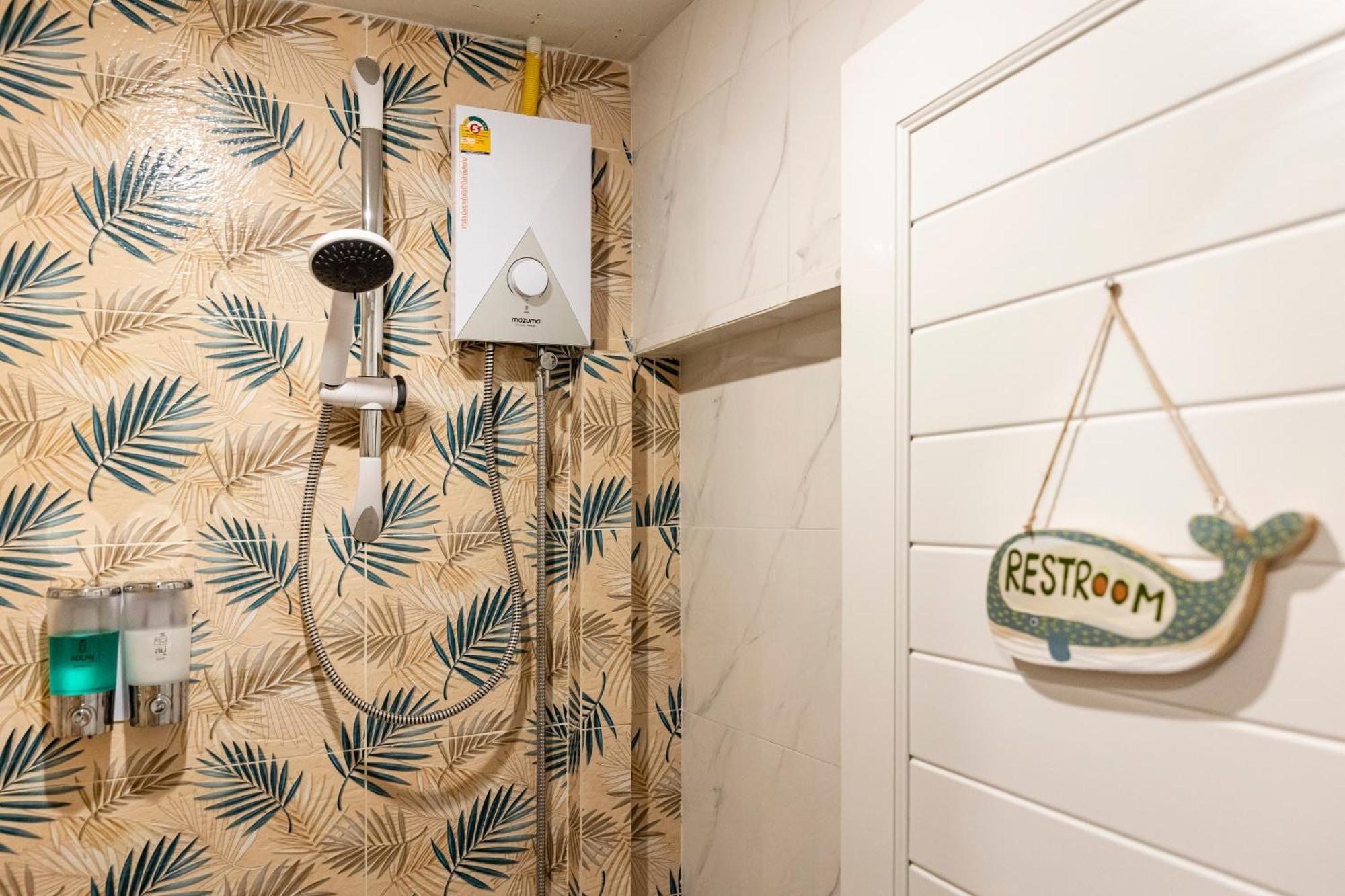Sweett Lemon Hostel Patong Екстериор снимка