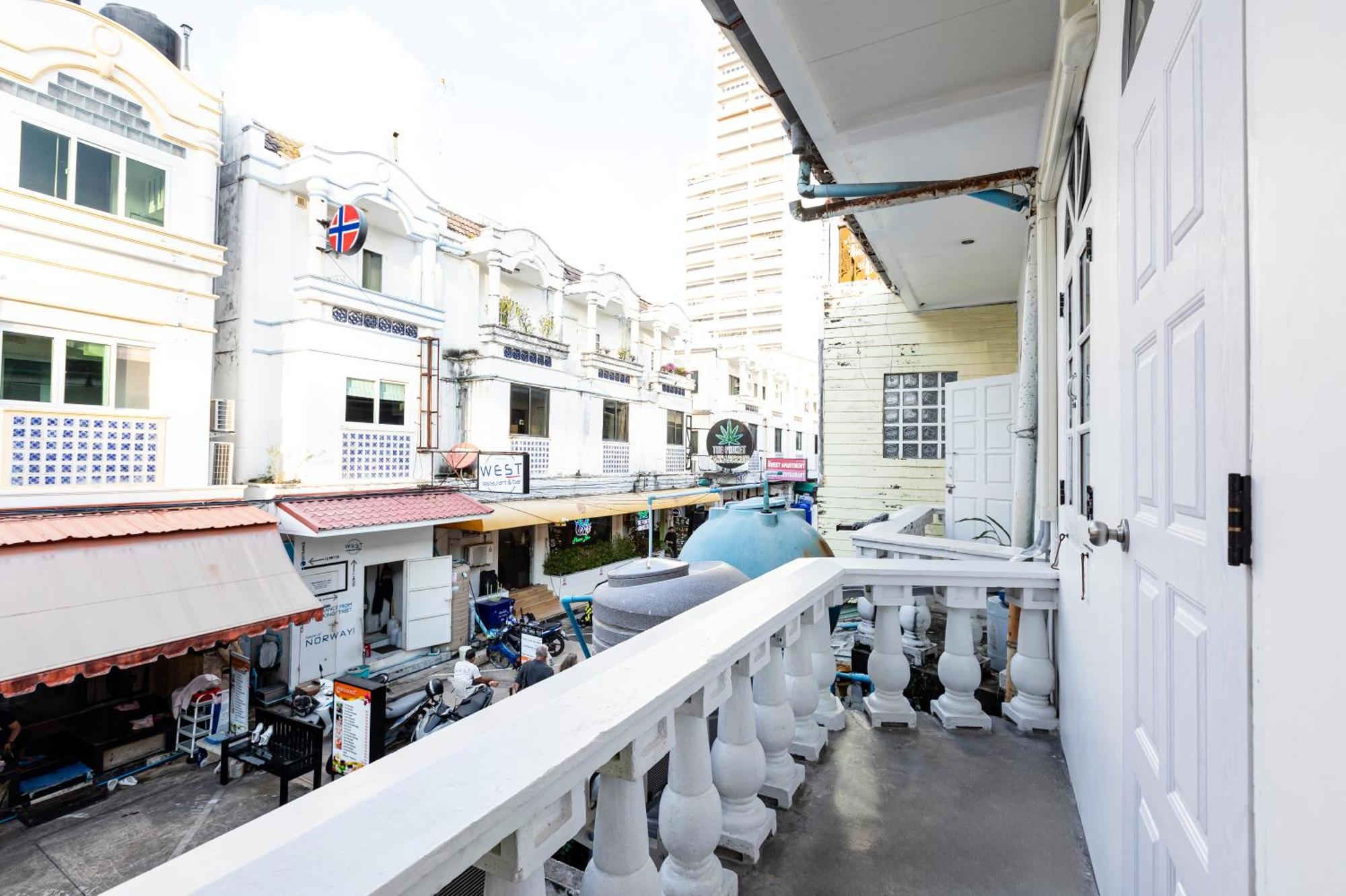 Sweett Lemon Hostel Patong Екстериор снимка