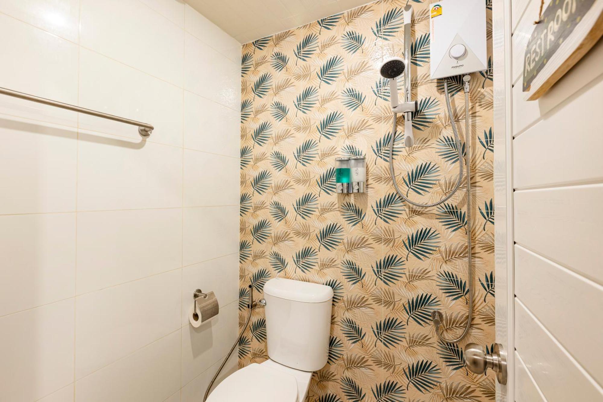 Sweett Lemon Hostel Patong Екстериор снимка