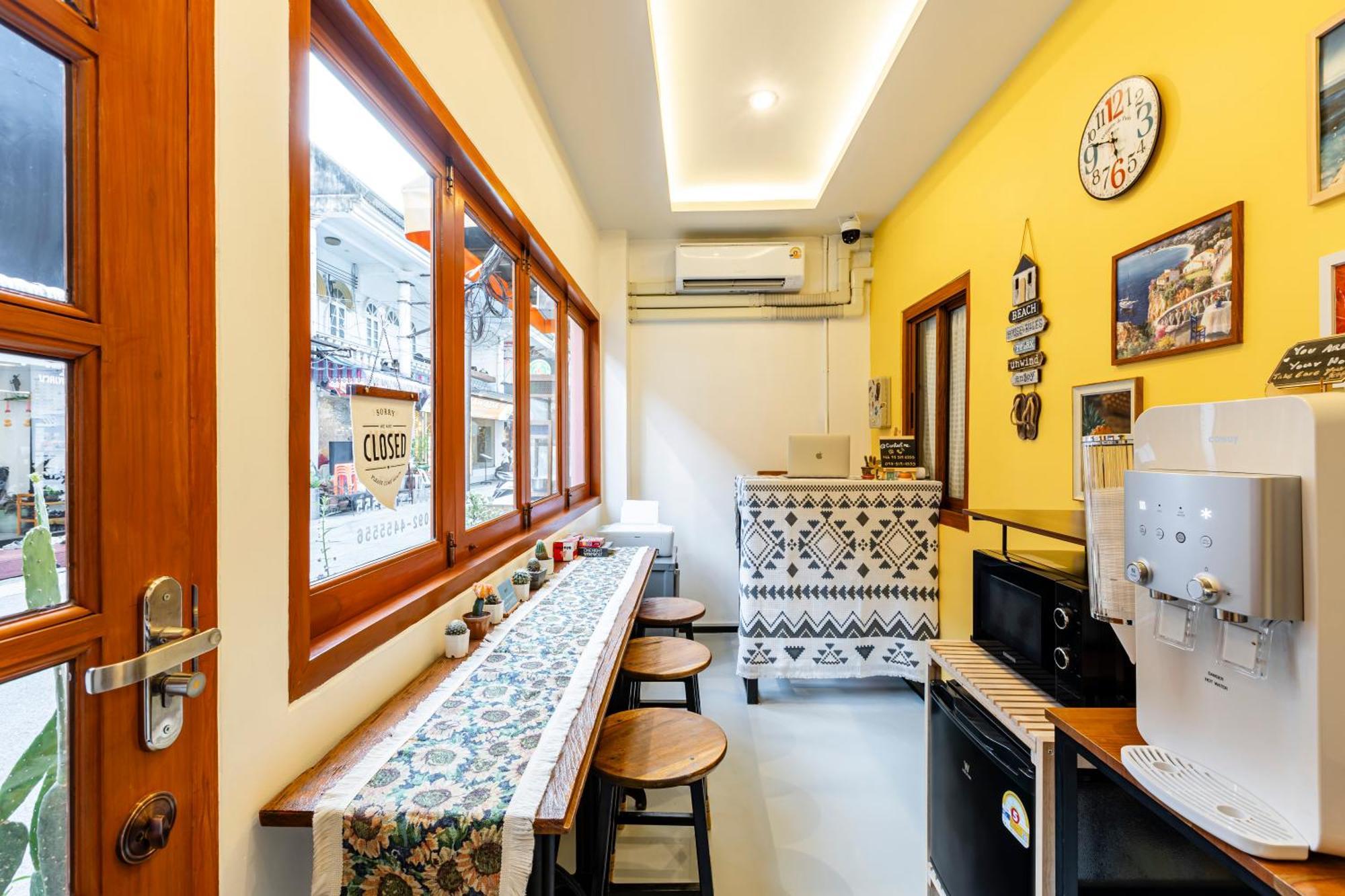 Sweett Lemon Hostel Patong Екстериор снимка